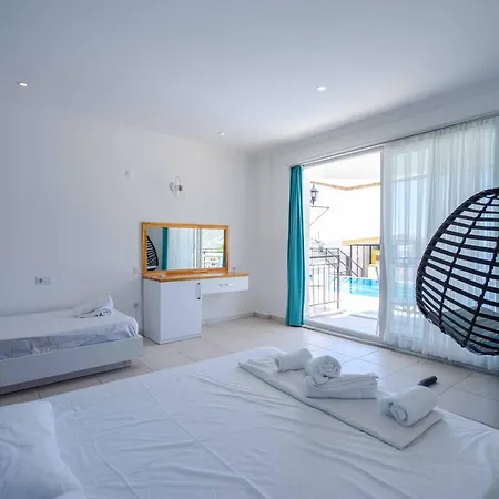 Sole'n Blu بيت شباب كاس